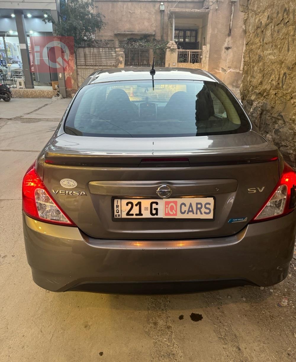 نيسان فيرسا